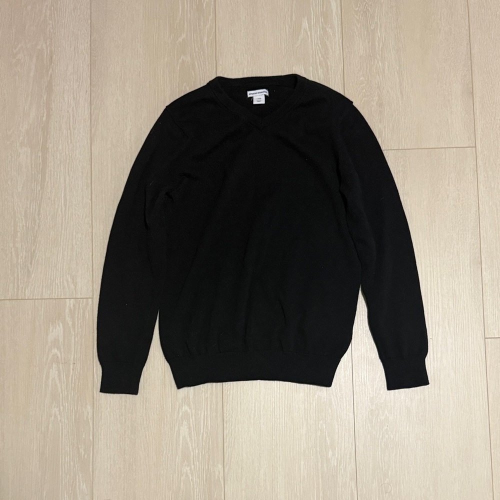 ✨ Amazon Essentials Kids Classic Black V-Neck Sweater
